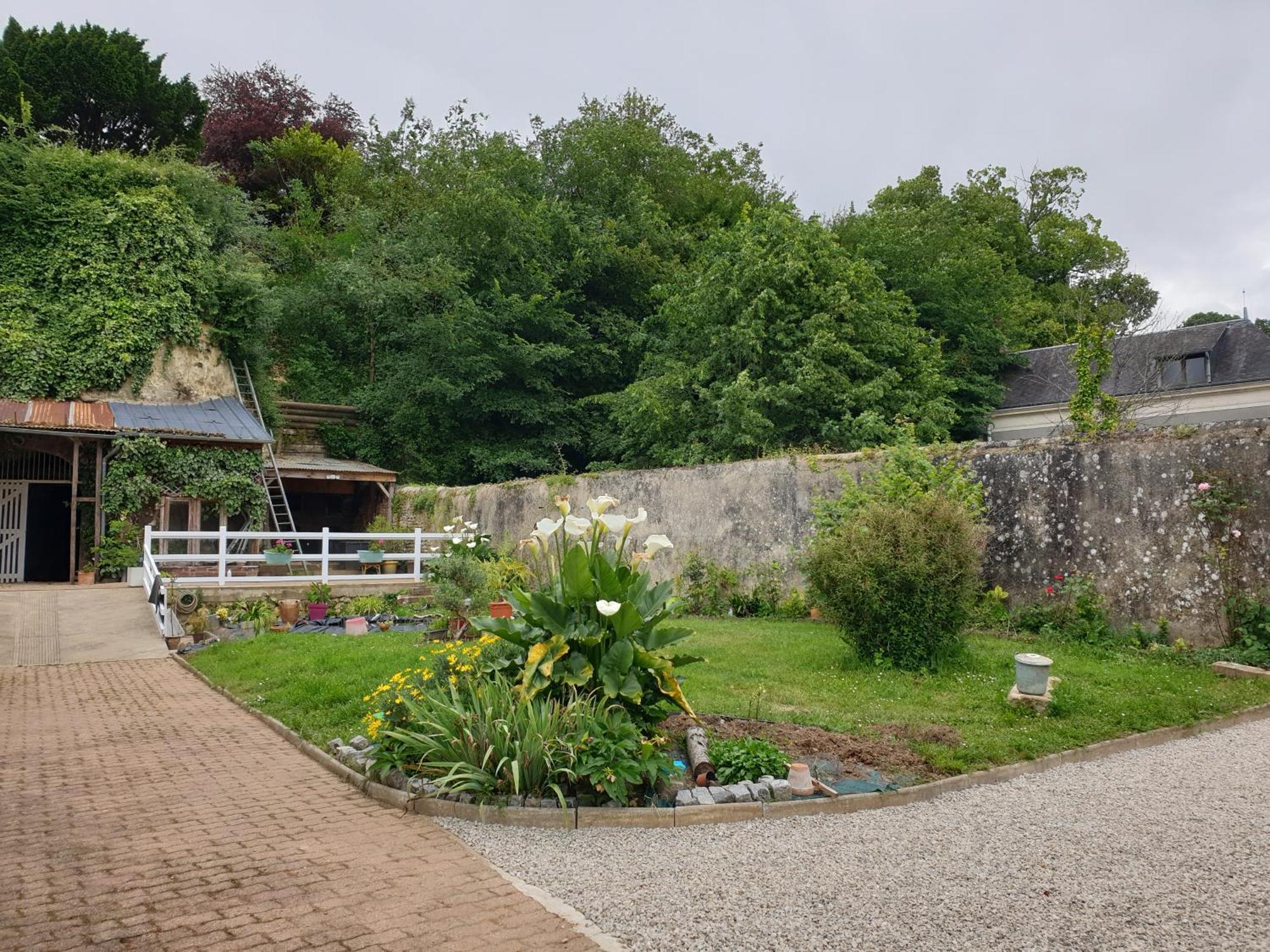 L 'Appartement Du Rocher Château-du-Loir Eksteriør billede